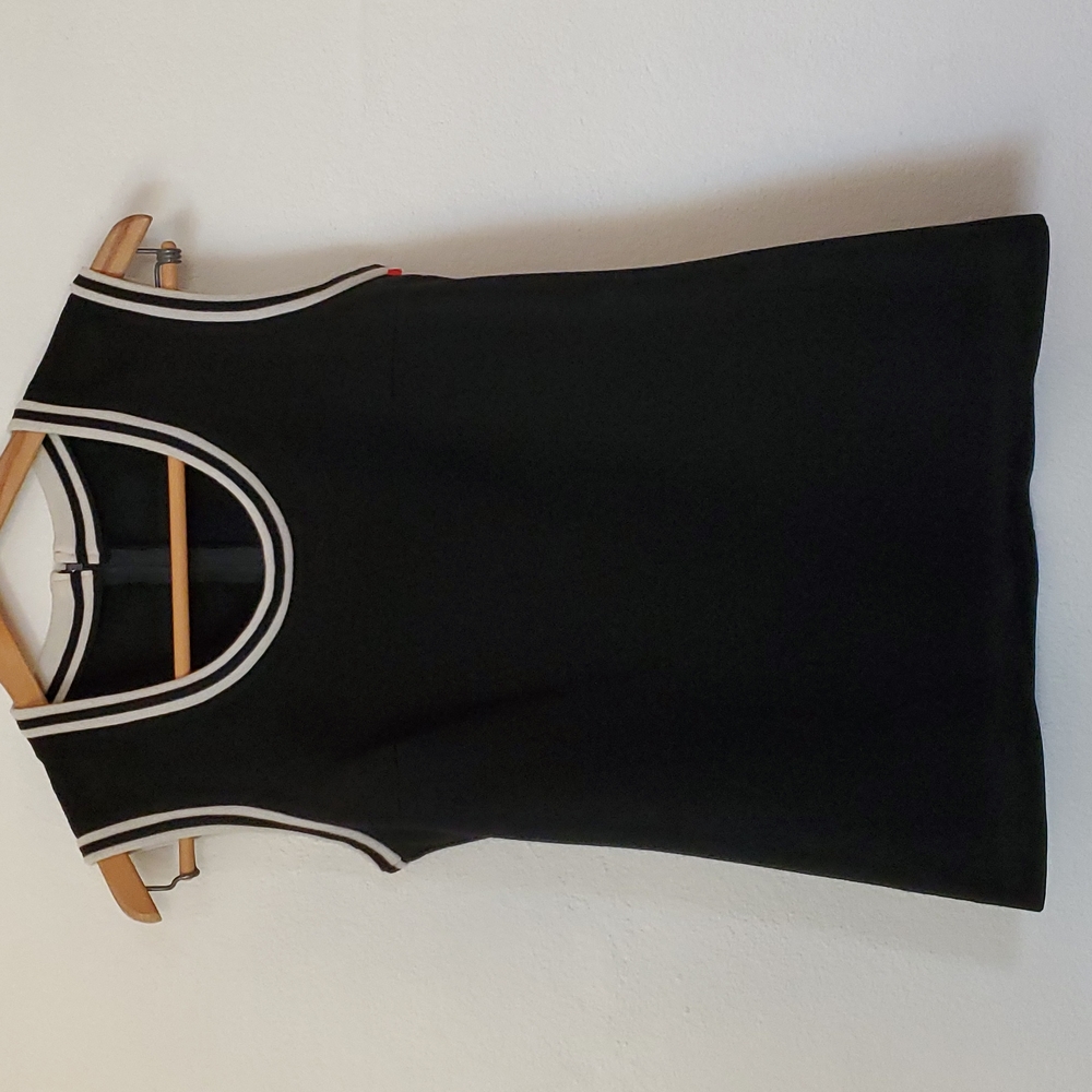 L Vintage Mod Black Sleeveless Knit Zip Top